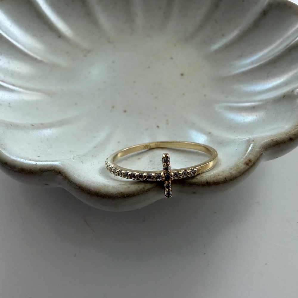 14k Gold Cross Ring Size 7 - Picture 2 of 4
